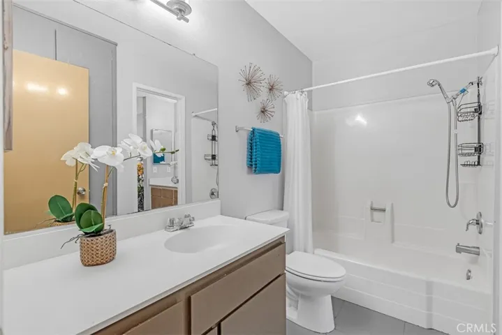 952 Pinyon Court, Ontario, California 91762