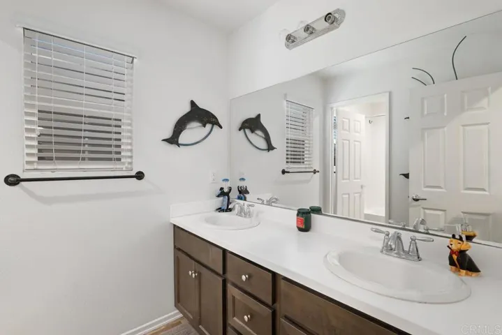 35309 White Camarillo Lane, Fallbrook, California 92028