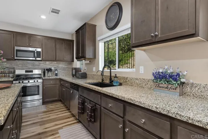 35309 White Camarillo Lane, Fallbrook, California 92028