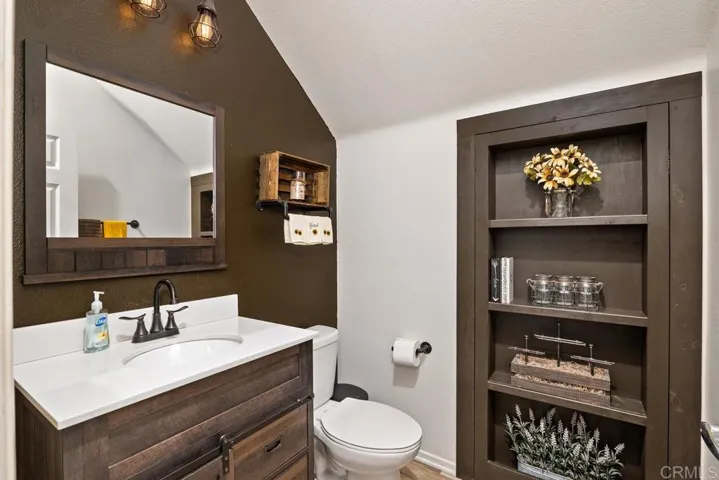 35309 White Camarillo Lane, Fallbrook, California 92028