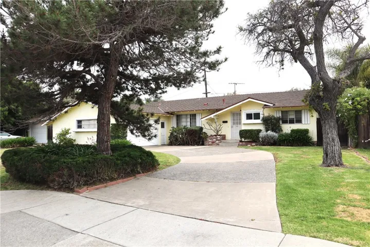 2323 Fordham Drive, Costa Mesa, California 92626