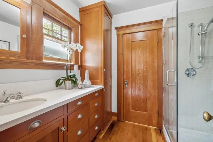 Bathroom between bedroom & Fam room