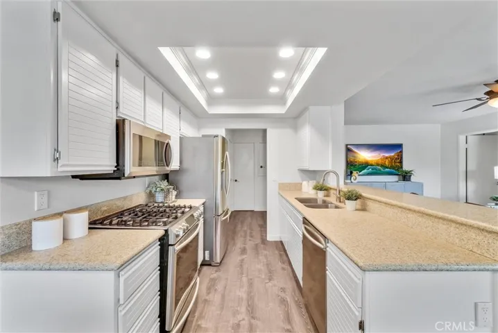 25275 Oak Canyon Lane 6, Lake Forest, California 92630