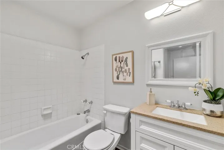 25275 Oak Canyon Lane 6, Lake Forest, California 92630