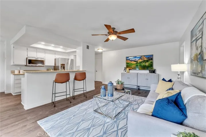 25275 Oak Canyon Lane 6, Lake Forest, California 92630