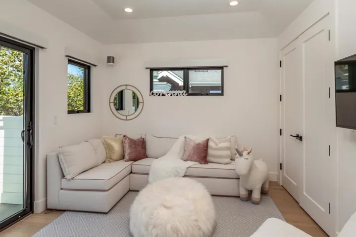520 Tennyson Avenue, Palo Alto, California 94301