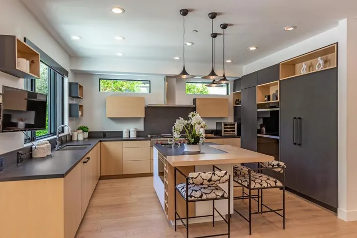 520 Tennyson Avenue, Palo Alto, California 94301