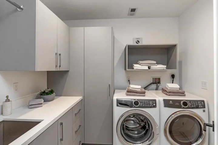 520 Tennyson Avenue, Palo Alto, California 94301