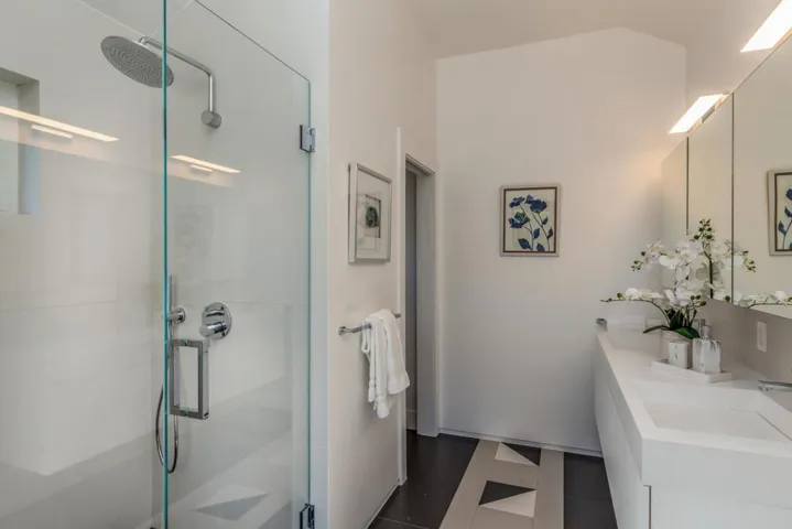 520 Tennyson Avenue, Palo Alto, California 94301