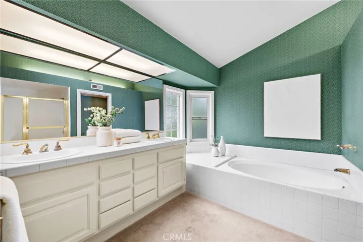 Primary Suite Bathroom