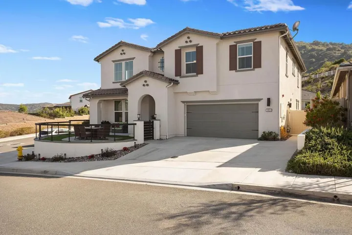 2919 Via De Todos Santos, Fallbrook, California 92028