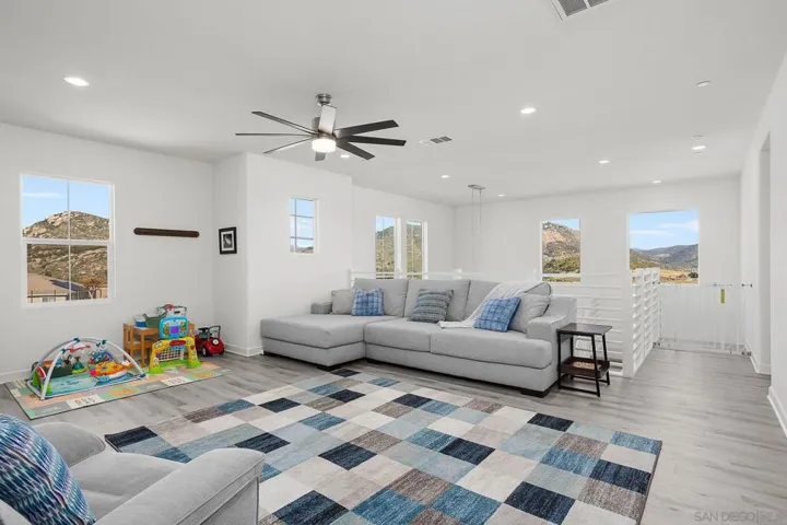 2919 Via De Todos Santos, Fallbrook, California 92028