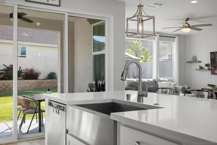 2919 Via De Todos Santos, Fallbrook, California 92028