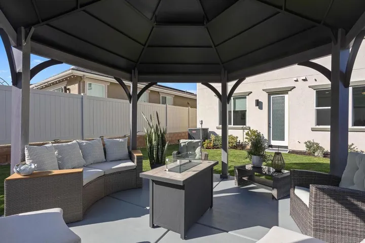 2919 Via De Todos Santos, Fallbrook, California 92028