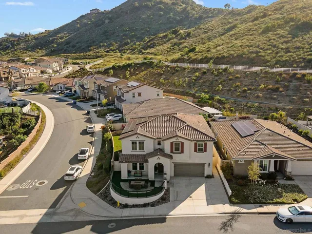 2919 Via De Todos Santos, Fallbrook, California 92028