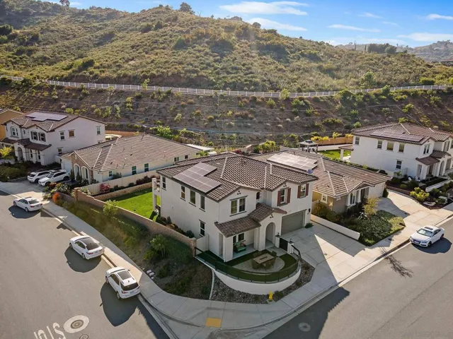 2919 Via De Todos Santos, Fallbrook, California 92028