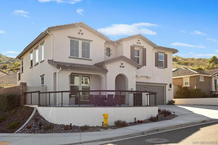 2919 Via De Todos Santos, Fallbrook, California 92028