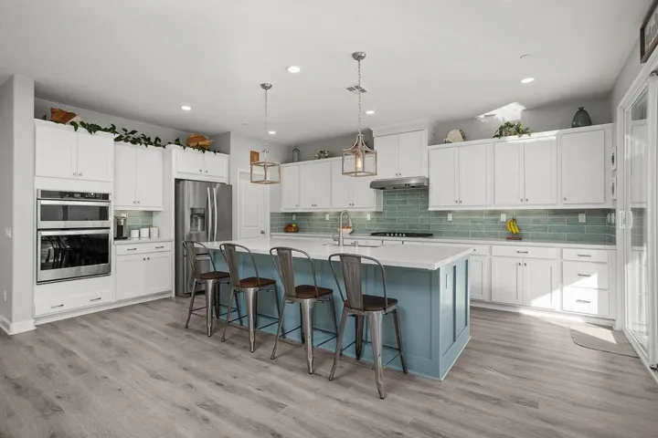 2919 Via De Todos Santos, Fallbrook, California 92028