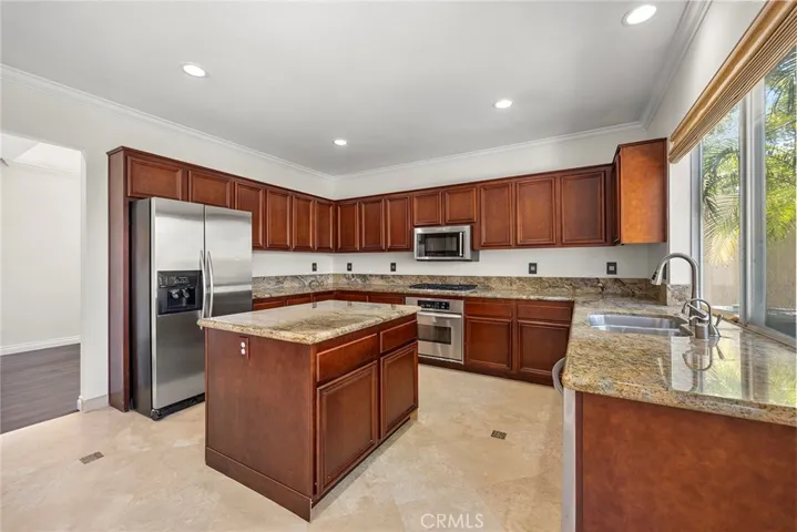 8805 E Fallsview Road, Anaheim Hills, California 92808