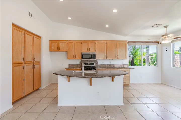 945 Corwin Place, Hemet, California 92544