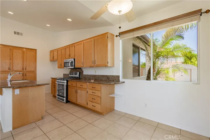 945 Corwin Place, Hemet, California 92544