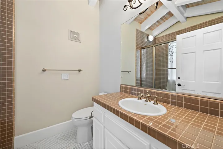Casita Full Bathroom