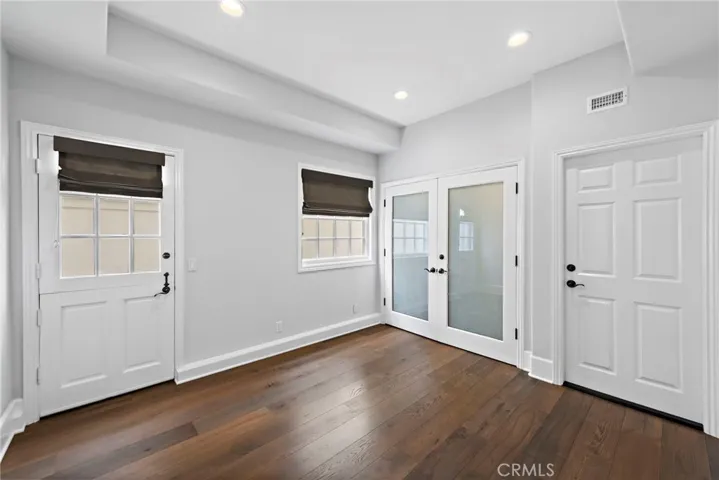 Bonus room + Laundry