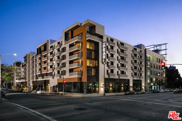 687 S Hobart Boulevard 447, Los Angeles, California 90005