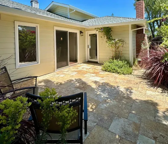 2970 South Court, Palo Alto, California 94306