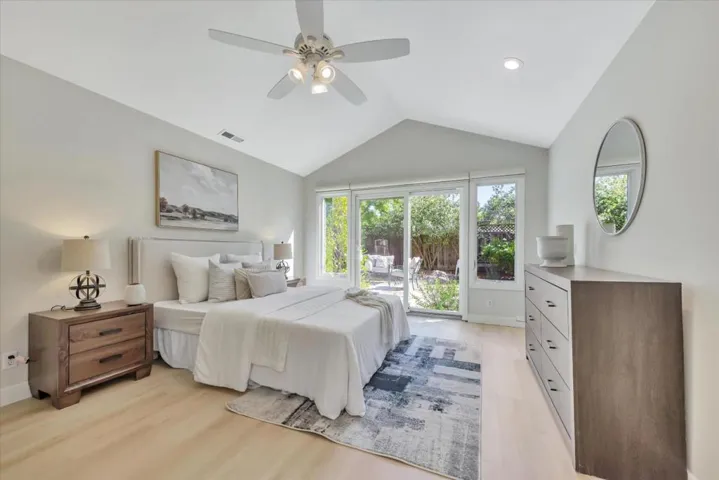 2970 South Court, Palo Alto, California 94306