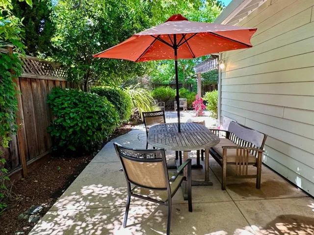 2970 South Court, Palo Alto, California 94306
