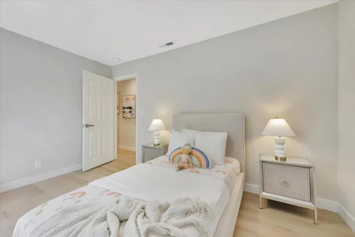 2970 South Court, Palo Alto, California 94306