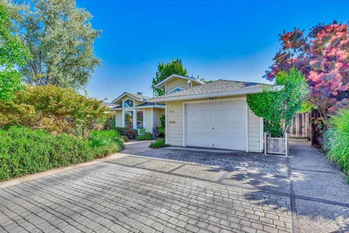 2970 South Court, Palo Alto, California 94306