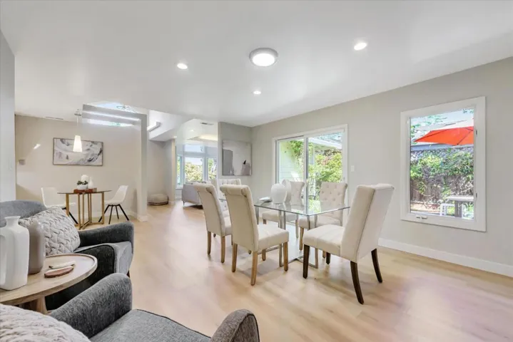2970 South Court, Palo Alto, California 94306