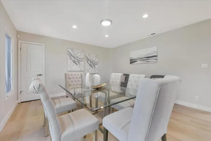 2970 South Court, Palo Alto, California 94306