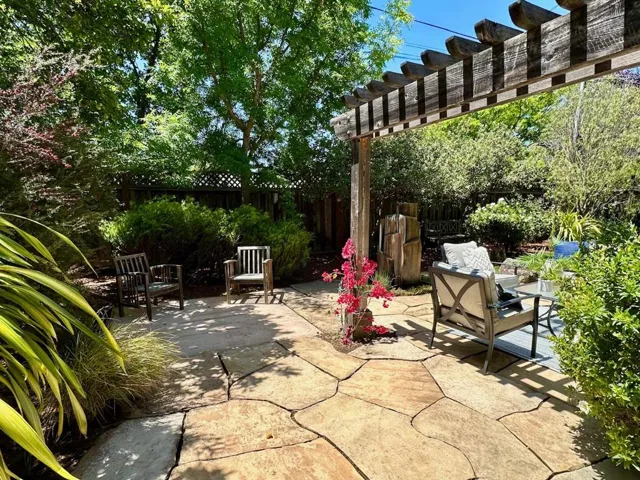2970 South Court, Palo Alto, California 94306