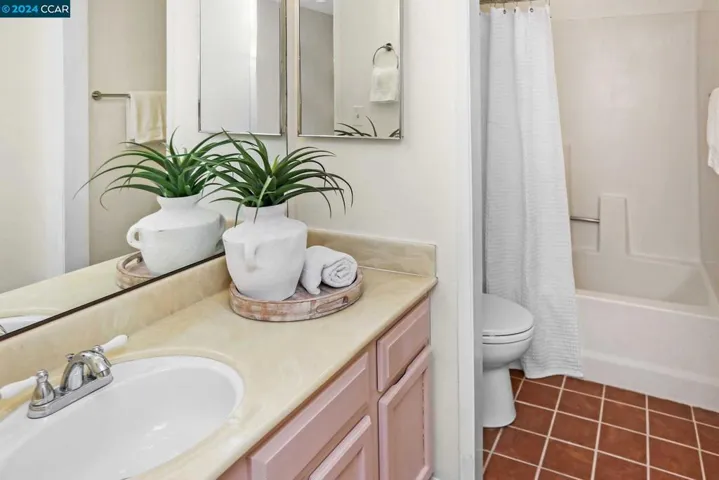 6 Donegal Way, Martinez, California 94553