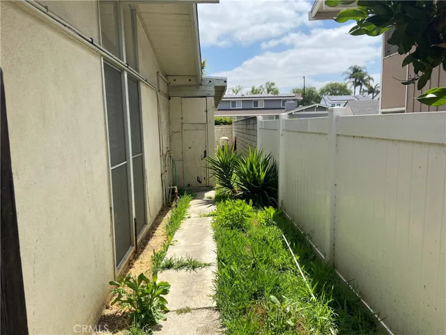 5561 Fox Hills Avenue, Buena Park, California 90621