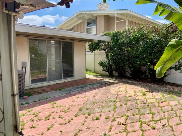 5561 Fox Hills Avenue, Buena Park, California 90621