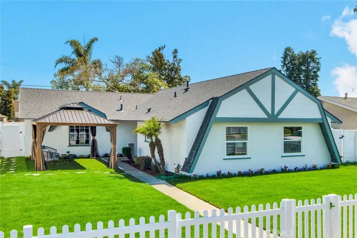 Welcome home to 8272 Indianapolis Ave, GREAT Curb Appeal in a Fantastic Neighborhood