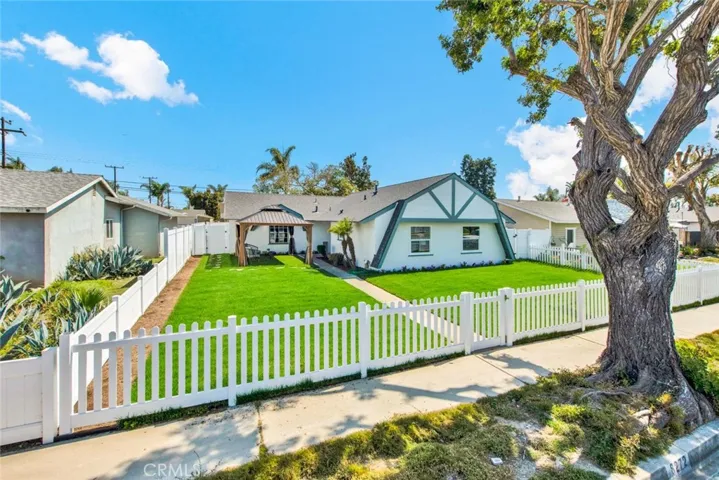 Magnificent 3 Bed, 2 Bath, Very Popular Single Story Home