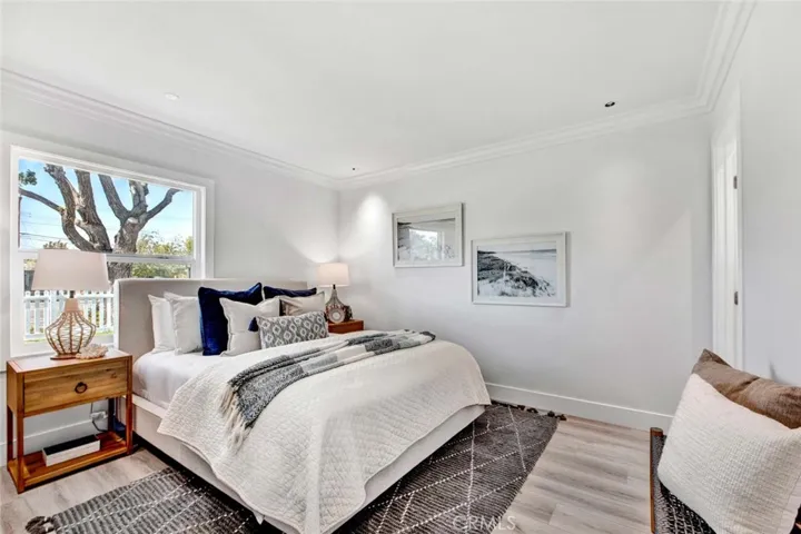 Great-Sized Master Bedrooms that Includes Small Sitting Area & En-suite Bathroom