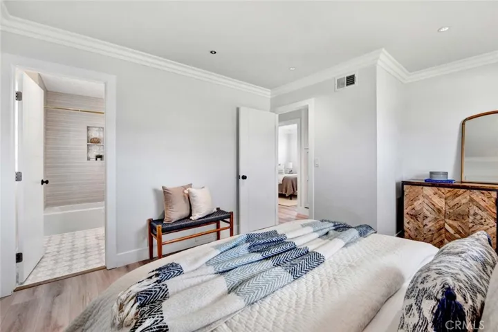 Great Size Bedrooms, Smooth Ceilings, DUal Pane Windows, Recessed Lighting etc..
