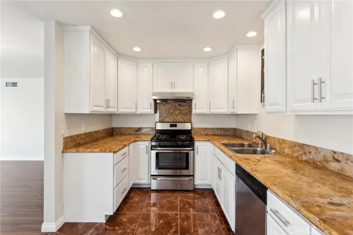 935 E Armstead Street, Azusa, California 91702