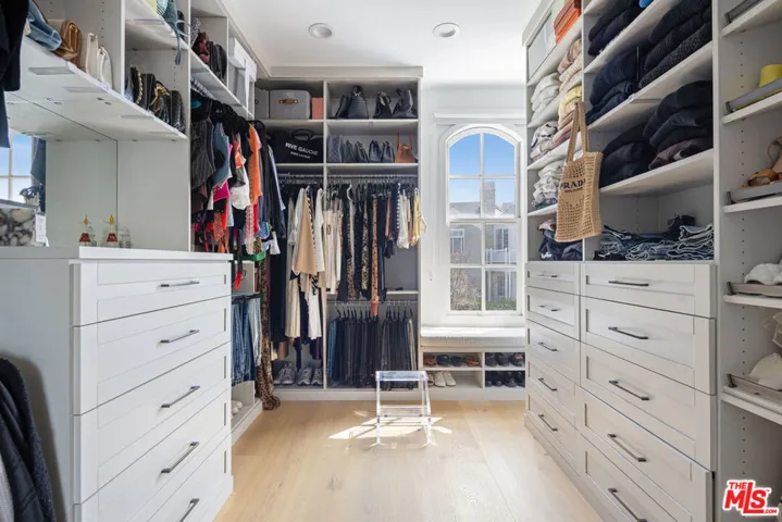 16075 Northfield Street, Pacific Palisades, California 90272
