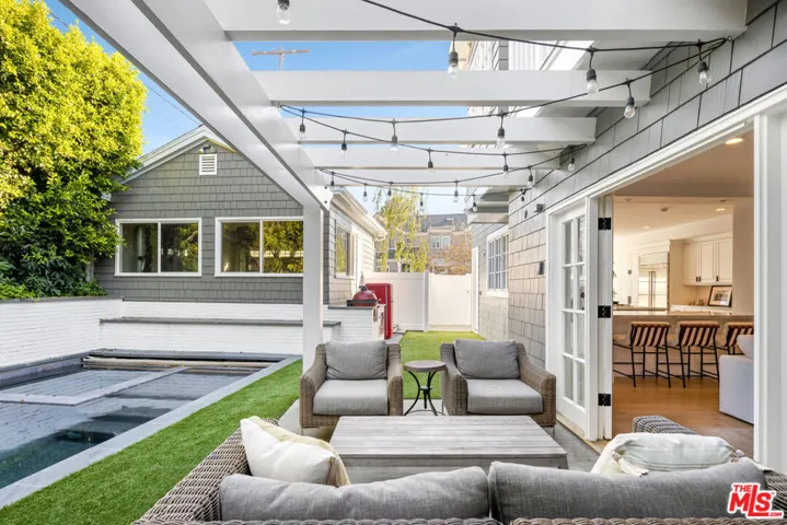 16075 Northfield Street, Pacific Palisades, California 90272