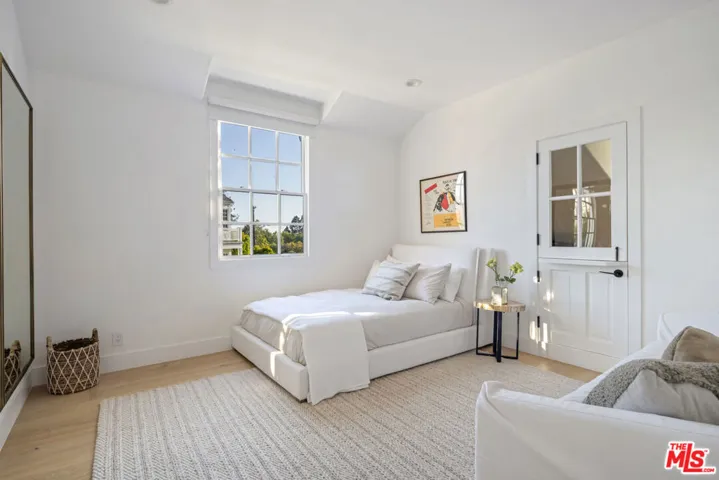 16075 Northfield Street, Pacific Palisades, California 90272
