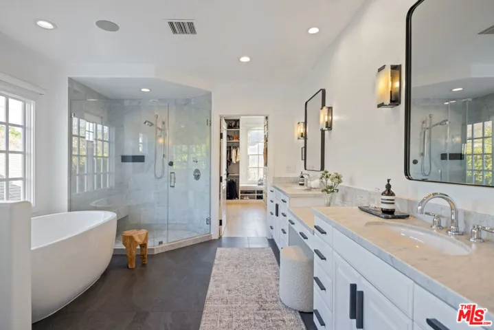 16075 Northfield Street, Pacific Palisades, California 90272