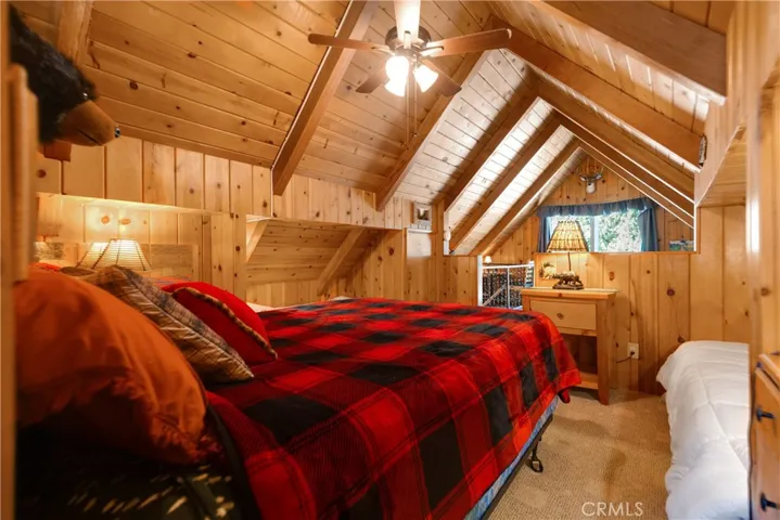 621 Victoria Lane, Sugarloaf, California 92386