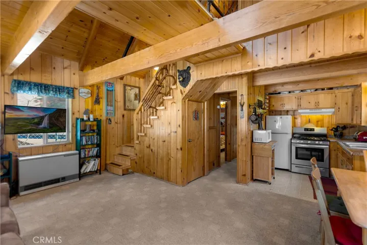 621 Victoria Lane, Sugarloaf, California 92386